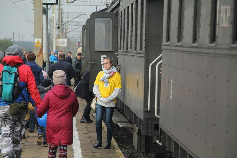 Pociąg retro połączył Leszno i Rawicz (reportaż dźwiękowy, wideo i zdjęcia)