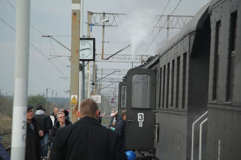 Pociąg retro połączył Leszno i Rawicz (reportaż dźwiękowy, wideo i zdjęcia)