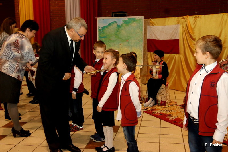Pasowanie po królewsku w SP 13 (zdjęcia)
