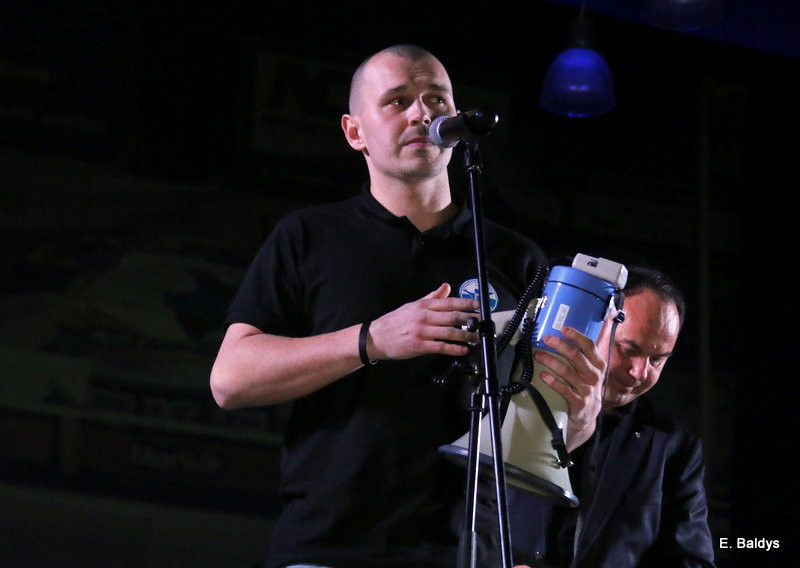 Ultrasi wracają na stadion (zdjęcia)