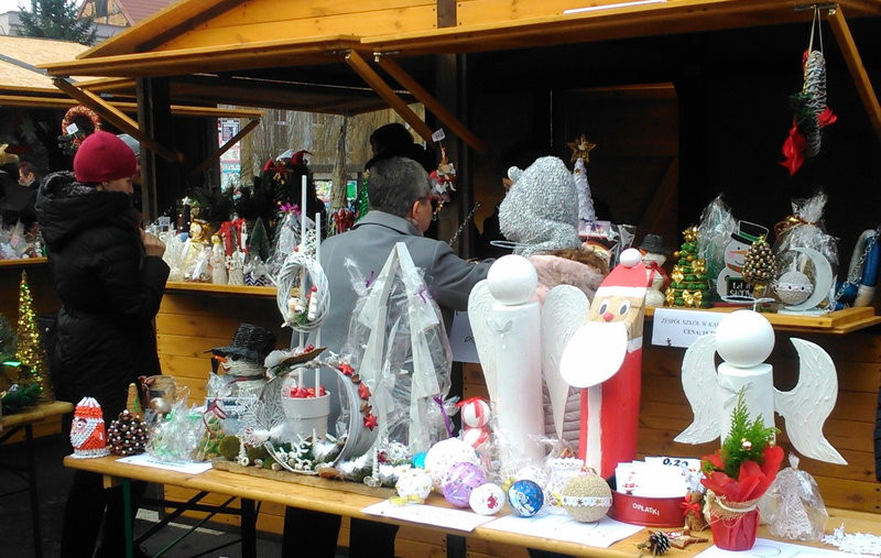 Pierniki i grochówka na osieckim rynku (zdjęcia)