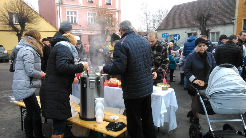 Pierniki i grochówka na osieckim rynku (zdjęcia)