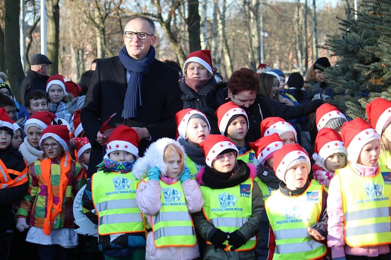 Choinka ubrana, lodowisko otwarte (dużo zdjęć)