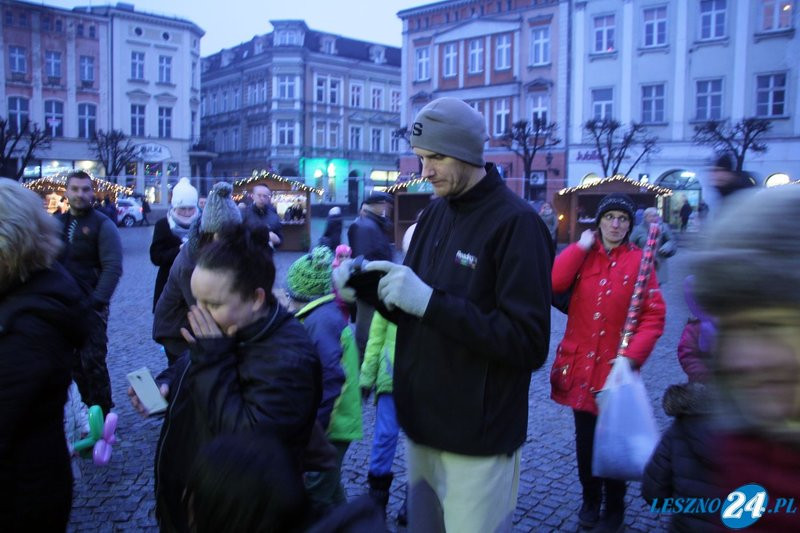 Choinka rozbłysła setkami światełek (wideo i zdjęcia)