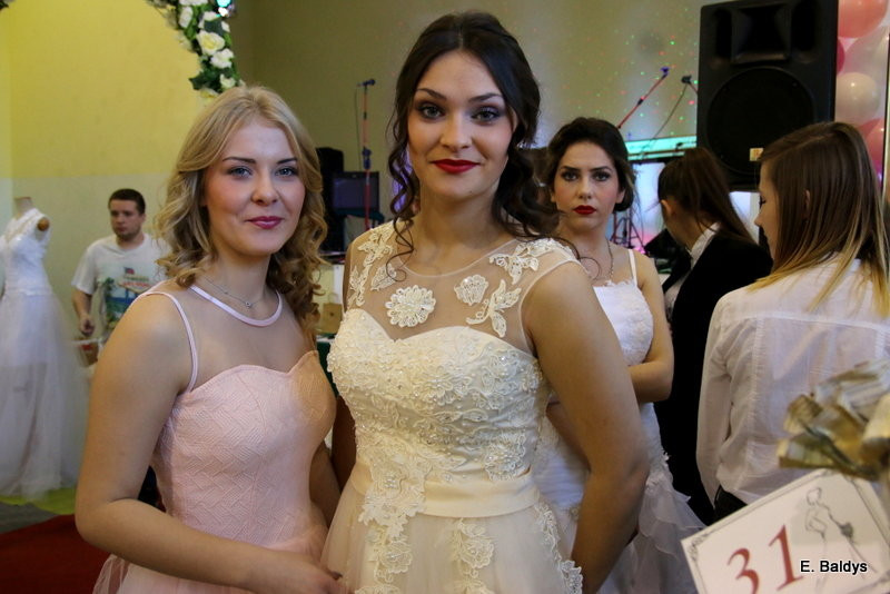 Gala ślubna w szkole (dużo zdjęć)
