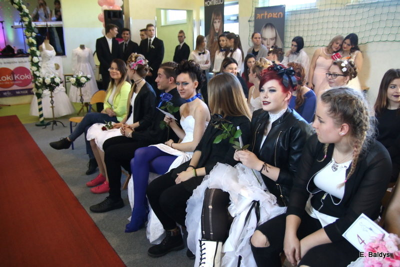 Gala ślubna w szkole (dużo zdjęć)