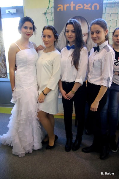 Gala ślubna w szkole (dużo zdjęć)