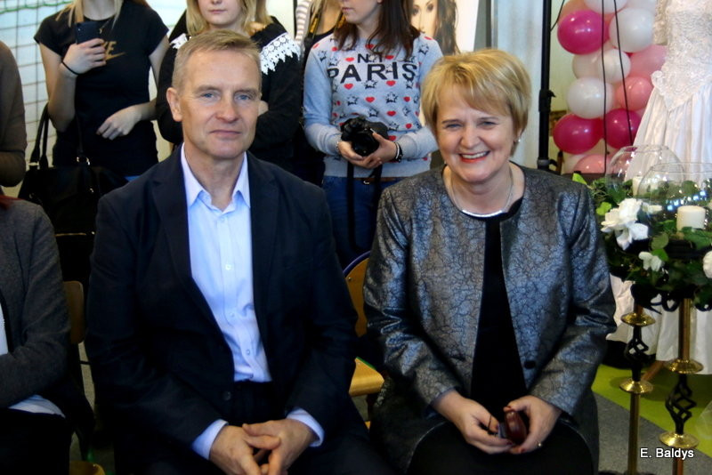 Gala ślubna w szkole (dużo zdjęć)