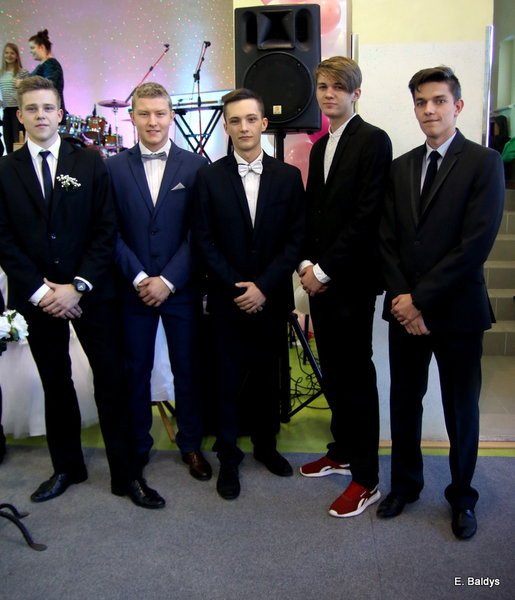 Gala ślubna w szkole (dużo zdjęć)