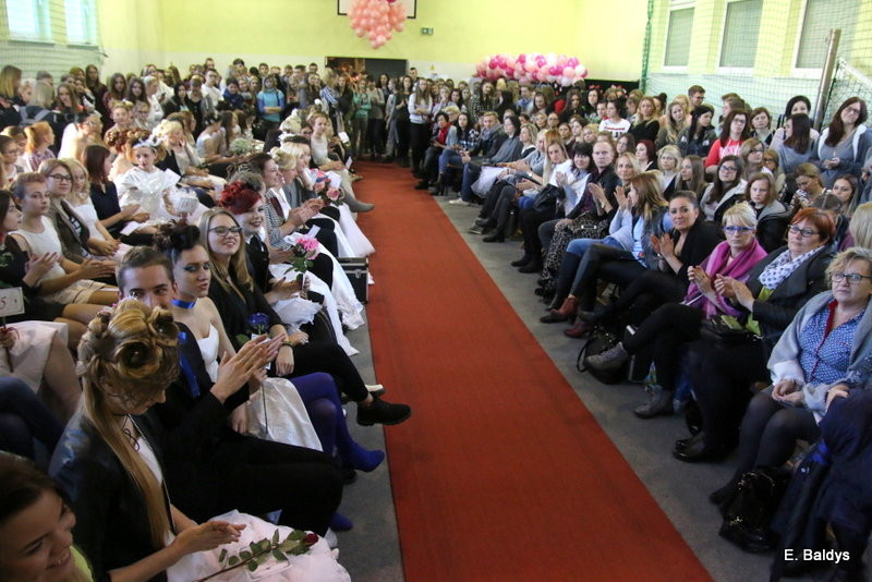 Gala ślubna w szkole (dużo zdjęć)