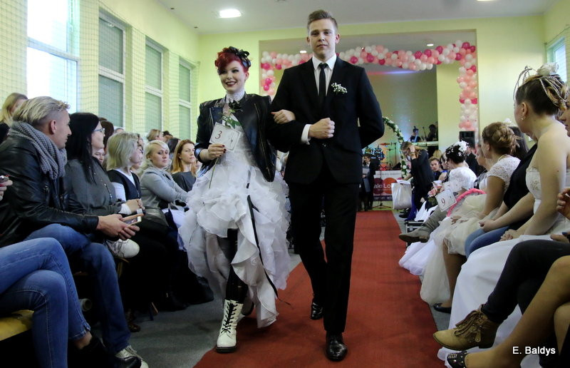 Gala ślubna w szkole (dużo zdjęć)