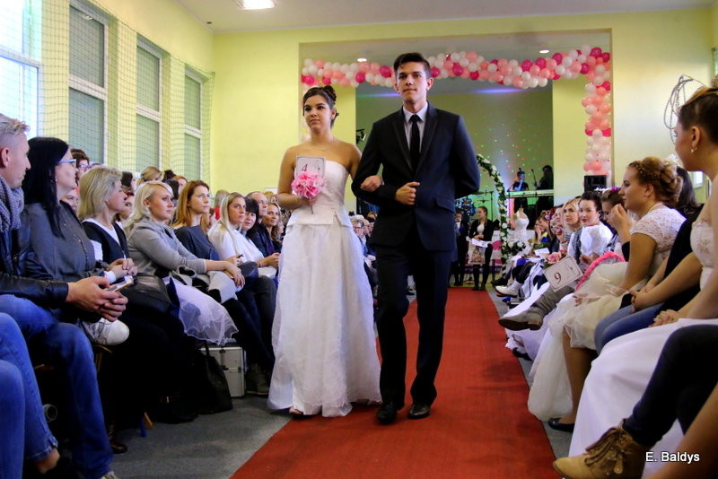 Gala ślubna w szkole (dużo zdjęć)