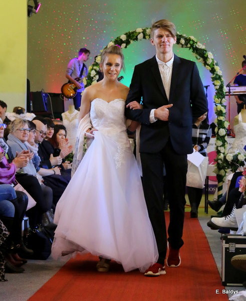 Gala ślubna w szkole (dużo zdjęć)