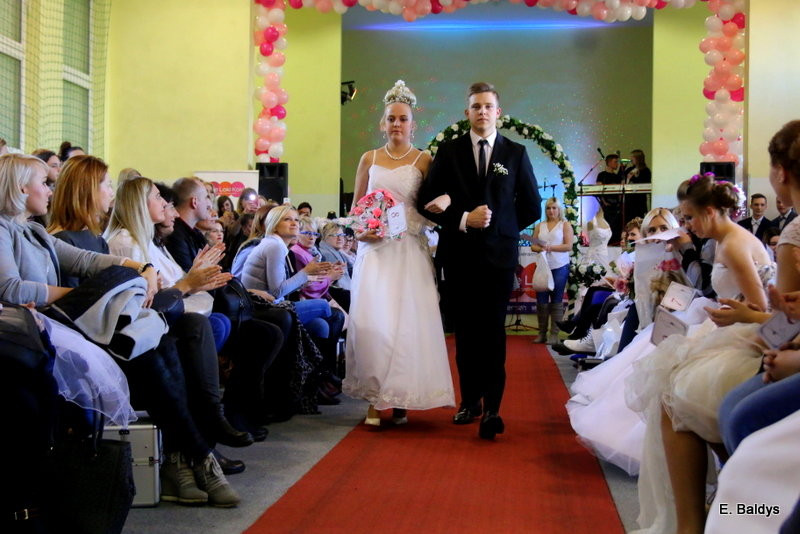 Gala ślubna w szkole (dużo zdjęć)