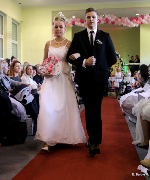 Gala ślubna w szkole (dużo zdjęć)
