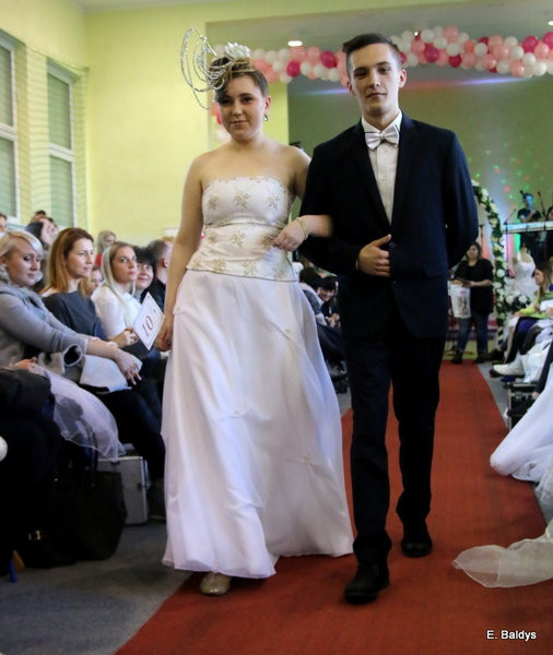 Gala ślubna w szkole (dużo zdjęć)