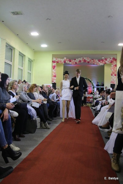 Gala ślubna w szkole (dużo zdjęć)