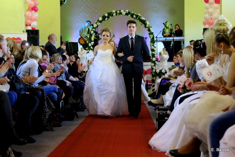 Gala ślubna w szkole (dużo zdjęć)