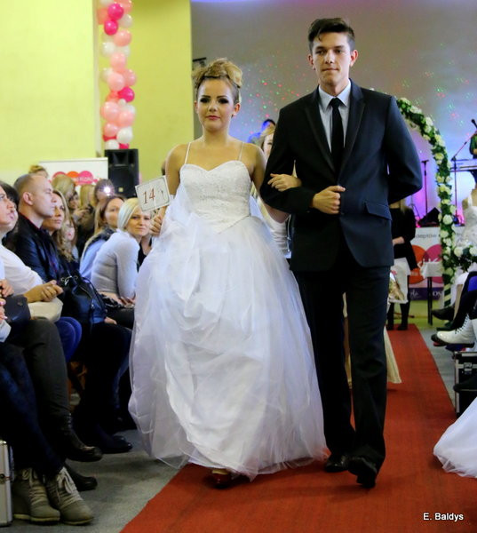 Gala ślubna w szkole (dużo zdjęć)