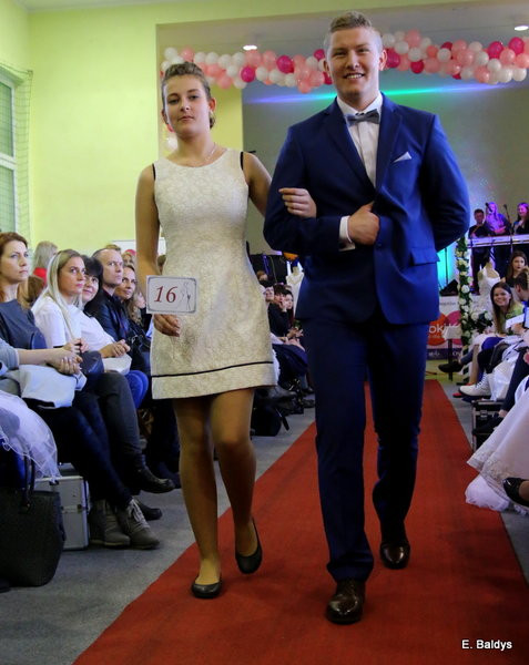Gala ślubna w szkole (dużo zdjęć)