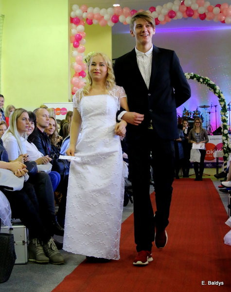 Gala ślubna w szkole (dużo zdjęć)