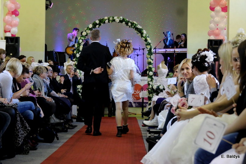Gala ślubna w szkole (dużo zdjęć)