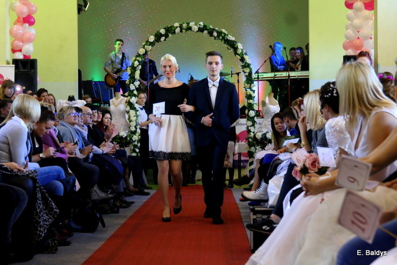 Gala ślubna w szkole (dużo zdjęć)
