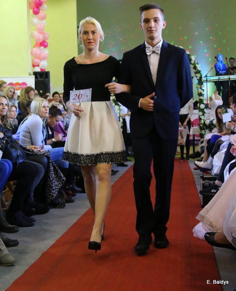 Gala ślubna w szkole (dużo zdjęć)