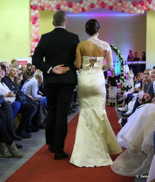 Gala ślubna w szkole (dużo zdjęć)