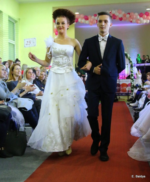 Gala ślubna w szkole (dużo zdjęć)