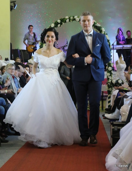 Gala ślubna w szkole (dużo zdjęć)