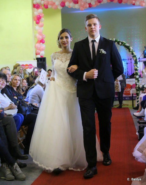 Gala ślubna w szkole (dużo zdjęć)