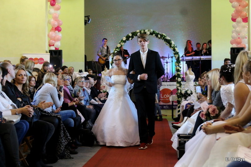 Gala ślubna w szkole (dużo zdjęć)
