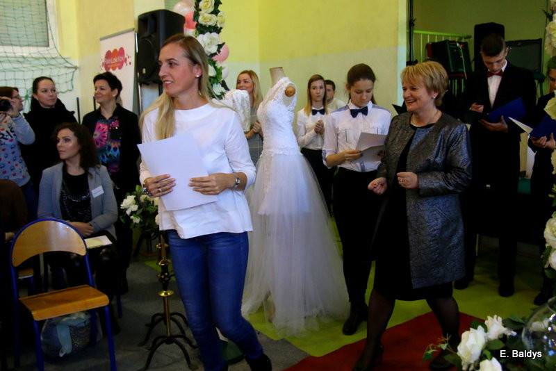 Gala ślubna w szkole (dużo zdjęć)
