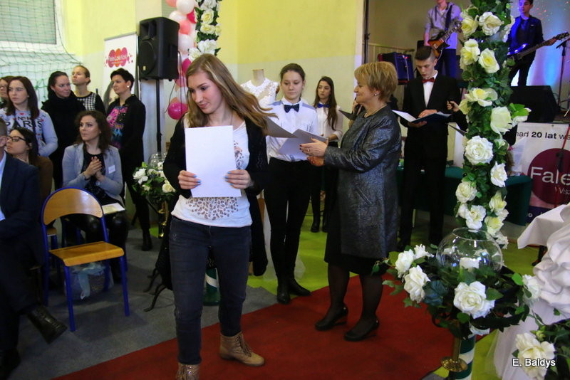 Gala ślubna w szkole (dużo zdjęć)