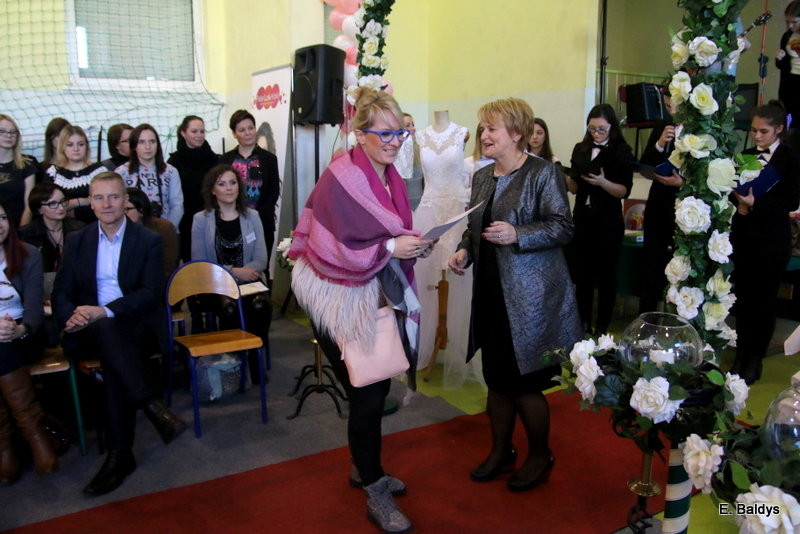 Gala ślubna w szkole (dużo zdjęć)