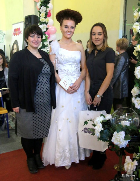 Gala ślubna w szkole (dużo zdjęć)