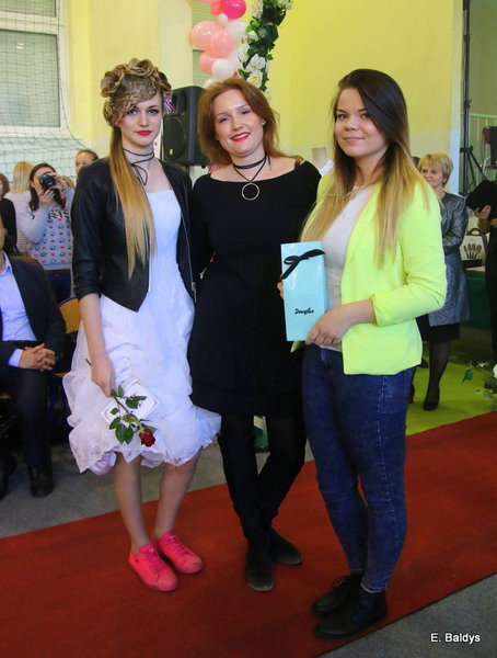 Gala ślubna w szkole (dużo zdjęć)