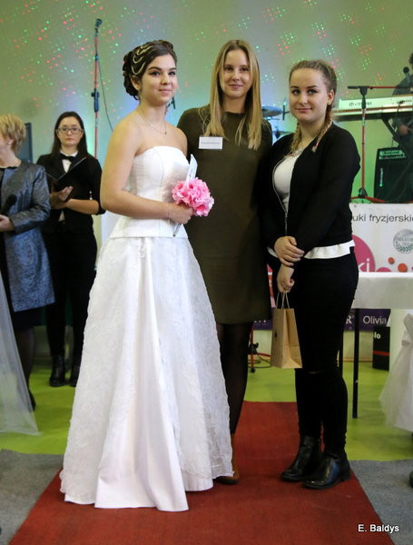 Gala ślubna w szkole (dużo zdjęć)