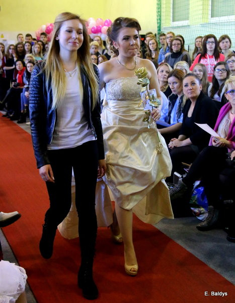Gala ślubna w szkole (dużo zdjęć)