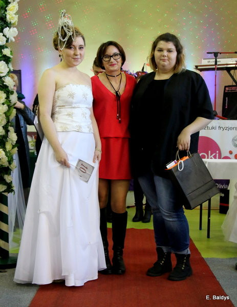 Gala ślubna w szkole (dużo zdjęć)