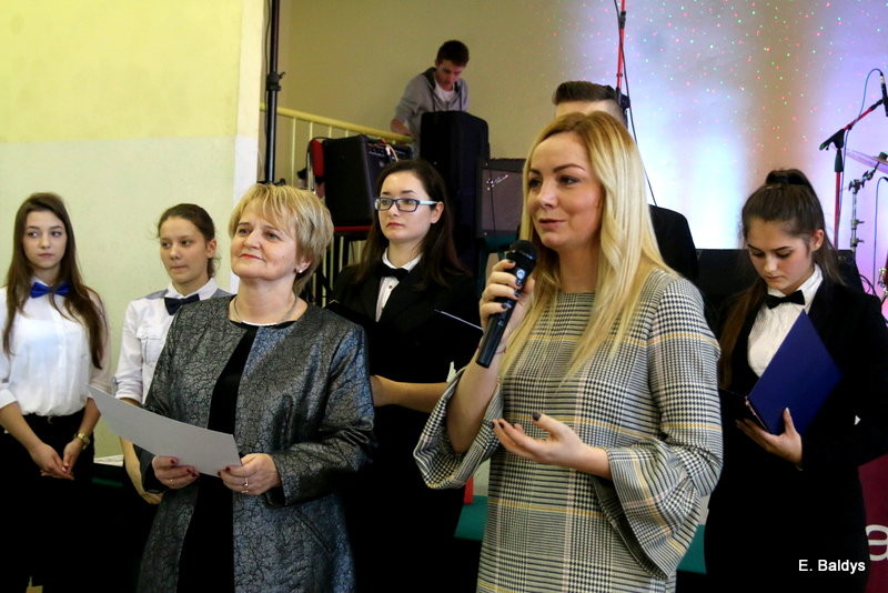 Gala ślubna w szkole (dużo zdjęć)