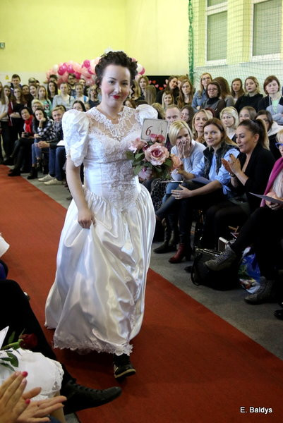 Gala ślubna w szkole (dużo zdjęć)