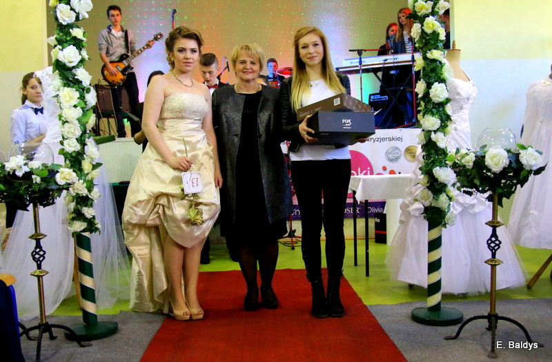Gala ślubna w szkole (dużo zdjęć)