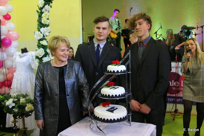 Gala ślubna w szkole (dużo zdjęć)