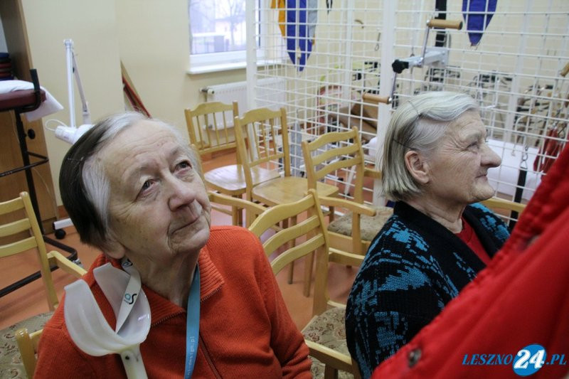 Starsi ludzie nie pozostali sami (zdjęcia)