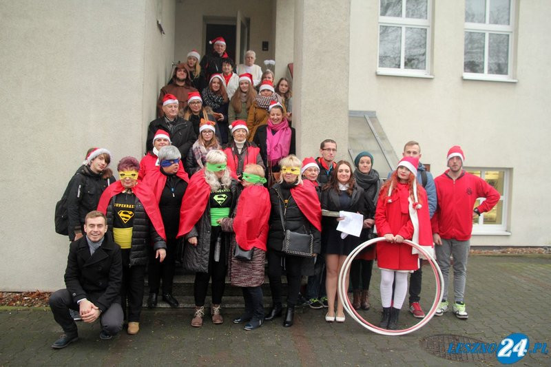 Starsi ludzie nie pozostali sami (zdjęcia)