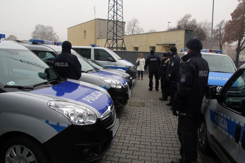 Nowe samochody dla policji (zdjęcia)