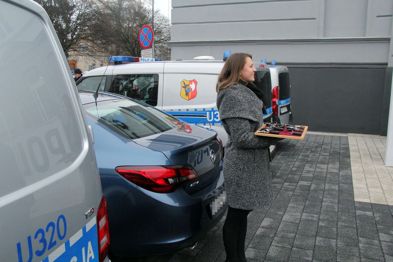 Nowe samochody dla policji (zdjęcia)