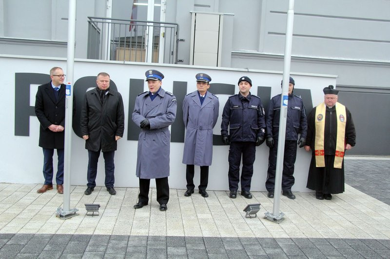 Nowe samochody dla policji (zdjęcia)